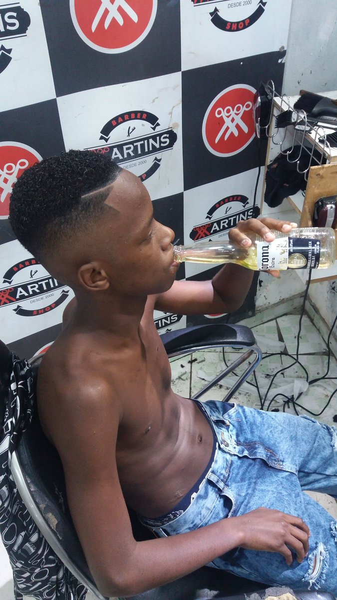 Crf_Allan1977's tweet photo. Água De Bandido + Cabelo Na Régua Tudo Normal 📏🍺🤷🏿♂
#Ixxquece https://t.co/jB8CCFfgzX