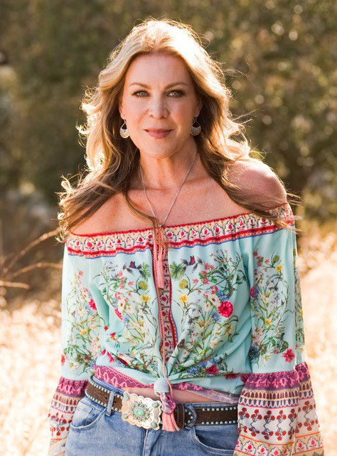 jeffreys_gina's tweet image. I’m filled with so much love for you all. Beautiful Tangle has been in my heart for so long and for it to be received with so much love means THE WORLD to me. I am so grateful for your endless support! Thank you, thank you, thank you! 🧡 #BeautifulTangle #Spotify #AppleMusic