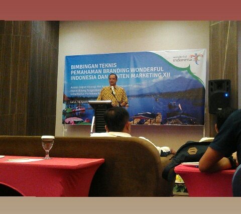 SbmSella's tweet photo. Bersama bapak Ferdiansyah,SE.,MM. :)
Alhamdulillah ilmu baru:)
#BrandingWONDERFULIndonesia #KontenMarketingXII
@frdikor_24 https://t.co/0fEOskGc7k
