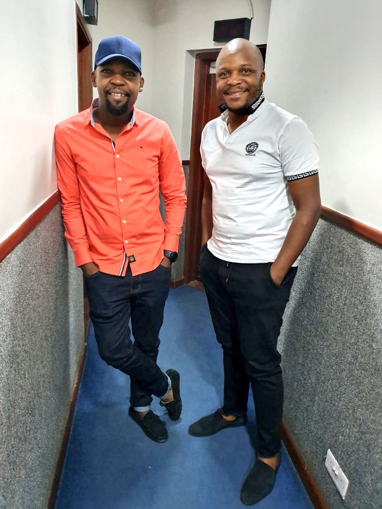 #AlexNaJalas Asubuhi njema ndani ya Milelebreakfast uko tayari kuanza siku yako karibu mpangoni hadi tamati... unatutegea ukiwa wapi? <a href="/Alex_Mwakideu/">ALEX MWAKIDEU</a> <a href="/JalangoMwenyewe/">JALANG'O</a> <a href="/DicksonMpapale/">Dickson Mpapale</a> <a href="/marryanne26/">marryanne</a> <a href="/irenebarungi/">irene barungi</a>