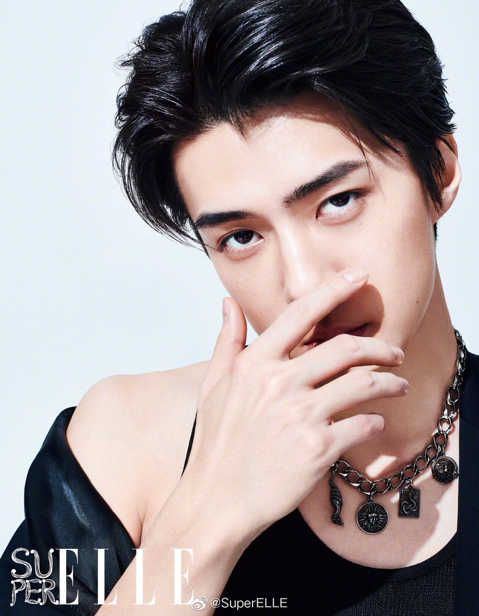 sehunspics's tweet photo. SEHUN FOR SUPERELLE https://t.co/VBnIbf5SLs