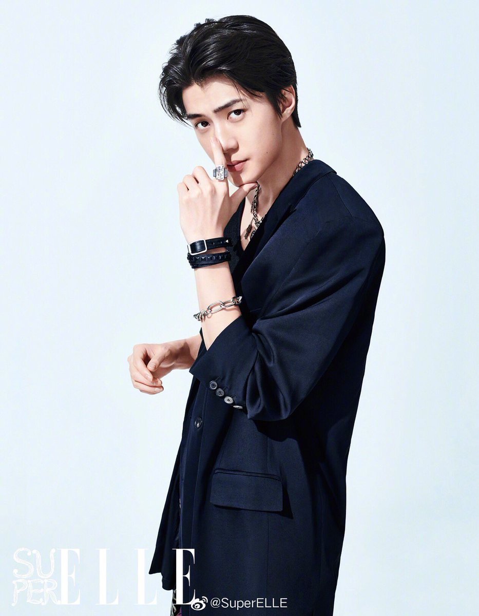 sehunspics's tweet photo. SEHUN FOR SUPERELLE https://t.co/VBnIbf5SLs