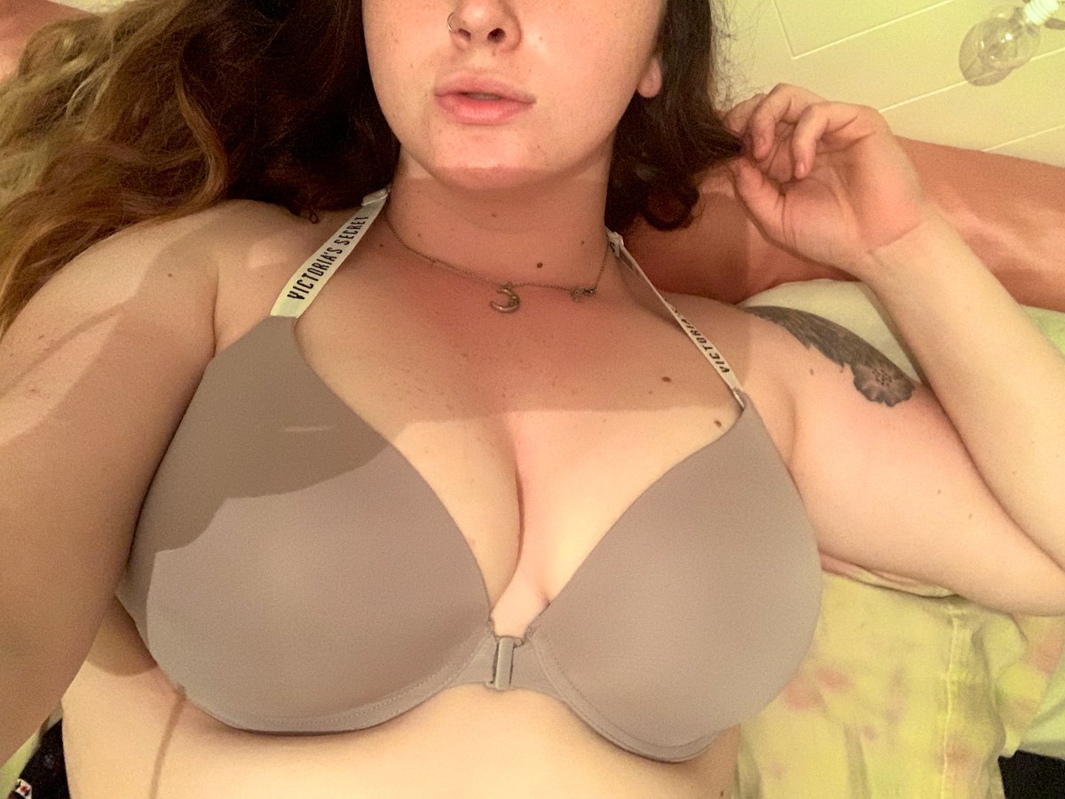 BabymStress's tweet photo. Skype sessions available 😘 #cashcow #dominate #mistress #sex #boobs #hot #fuck #wet #sexy #girls #nudes #skype #sugarbaby #sugardaddy #money https://t.co/QxXlPS1Ey9