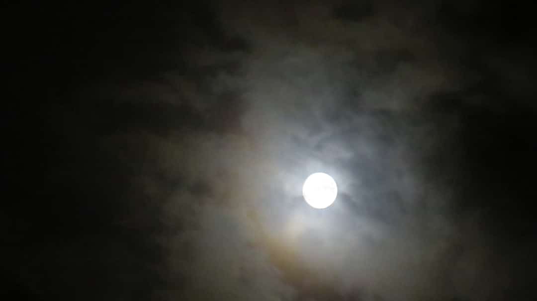 Dnnik0522's tweet photo. Hoy la Luna es para ti en un futuro será para los dos ❤🙈🙈 https://t.co/xrvUDBWYeZ