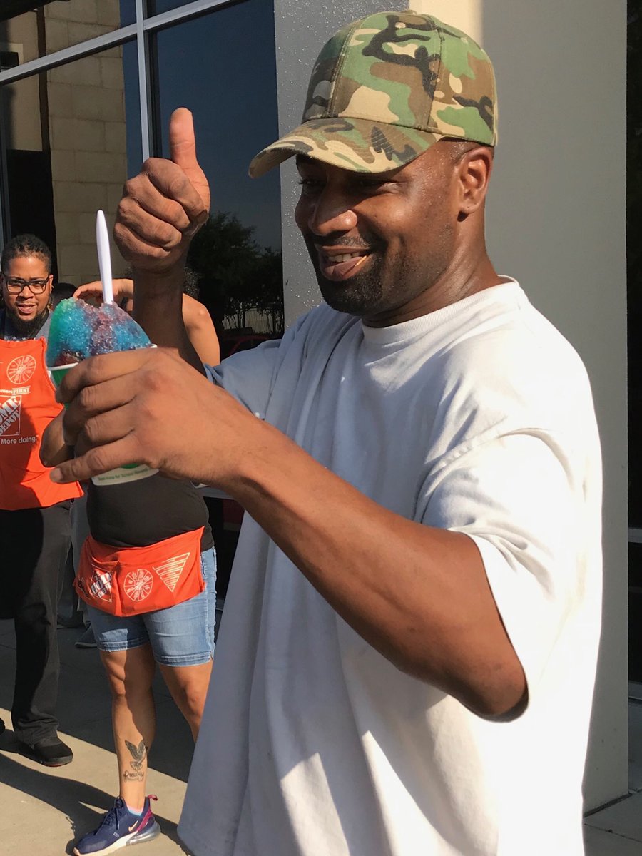 itsVonda's tweet photo. Decisions, decisions... Which flavor of Kona Ice did you get?  ⁦@thdsdc5752⁩ knows how to #BeatTheHeat in Texas! https://t.co/VUYcp9EiTm