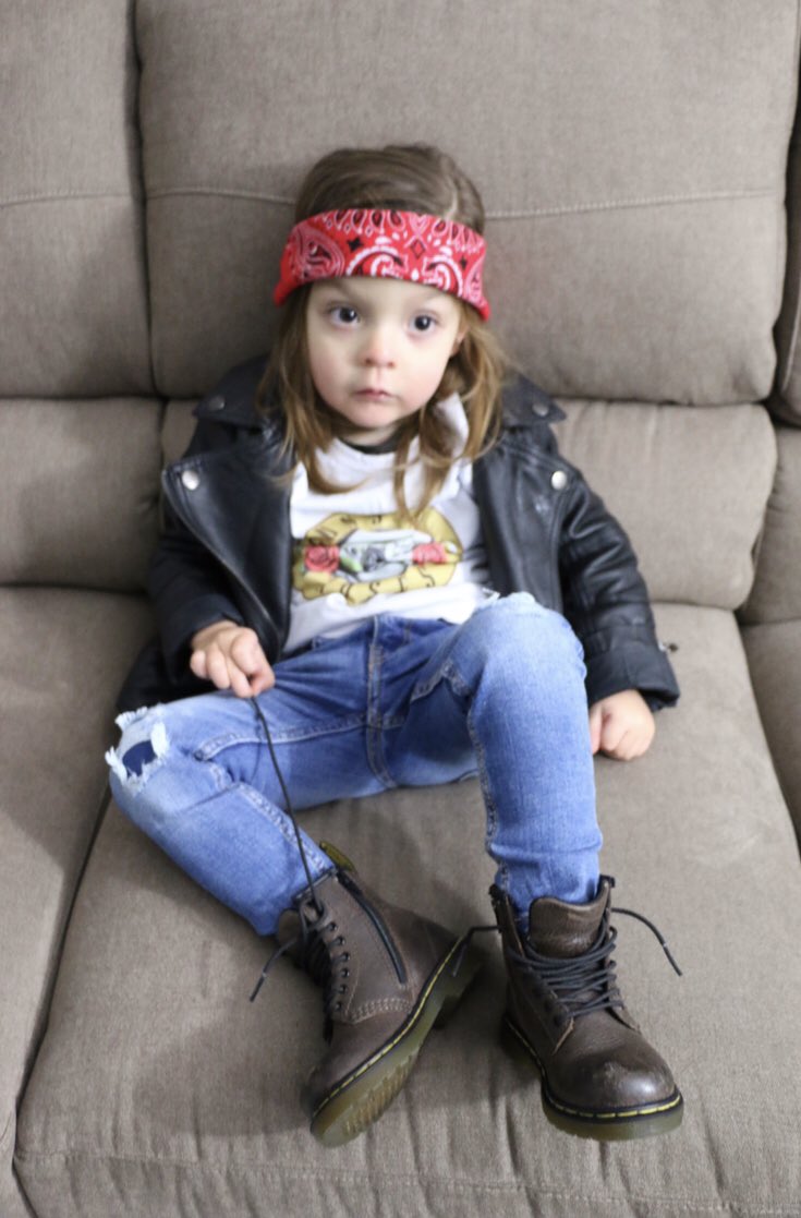 JackieRayna's tweet photo. Starting to plan the kids Halloween costumes lol I don’t know if I can top it this year 😅 @gunsnroses 🔫🌹🎤🎸#gunsnroses #halloweencostume #babycostume https://t.co/A4ra3Es447