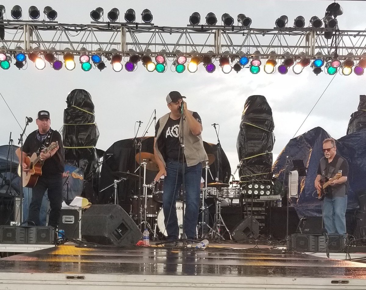 JoeSchmidtMusic's tweet photo. We are getting excited to perform for you all Friday night!! 7pm at Jamestown Civic Center! $10 at the door! Come early to get a great steak dinner $20 a ticket! All proceeds go to help ND VETERANS!! Hope to see you there!! https://t.co/nKxUGWJL9n