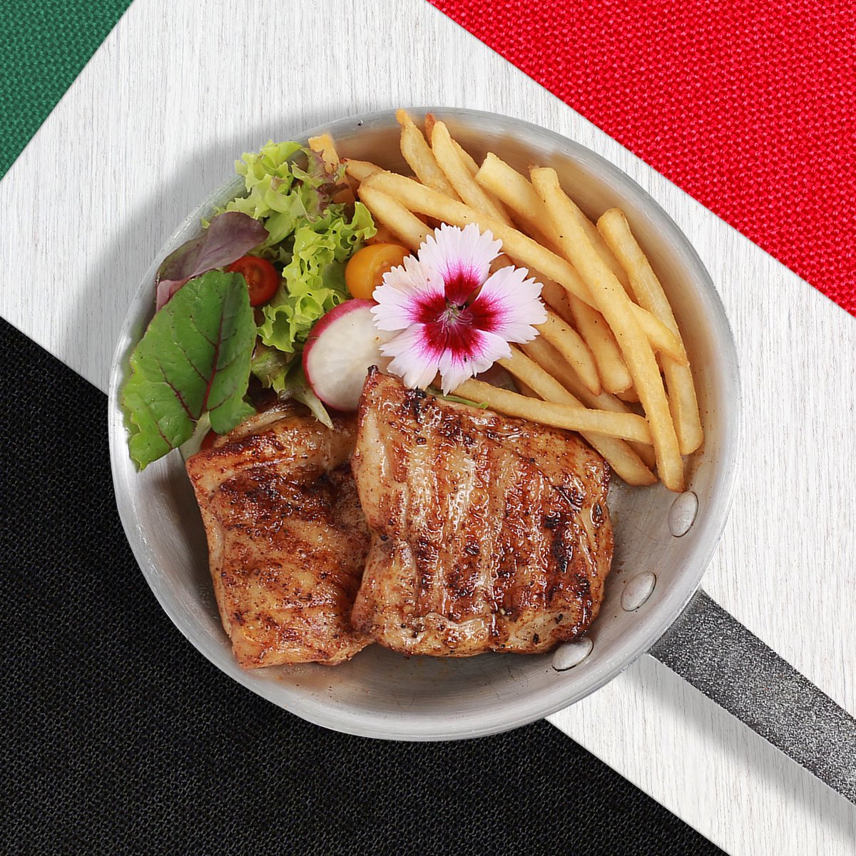 holysteak_id's tweet photo. Never say no to our Holychicken Steak. This beauty is the perfect side dish for all weekdays! Enjoy our Chicken Mania: Holychicken Steak + mineral water only IDR 50.000,- https://t.co/oiy2Aky6Ae