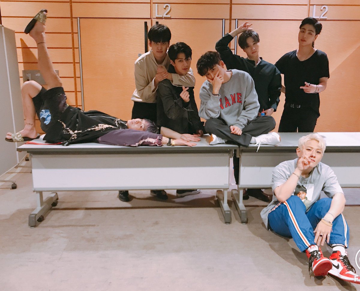 dearyunhyeong's tweet photo. A daily reminder that iKON is 7.

#CountOnUsHanbin https://t.co/zonsoD2hGd