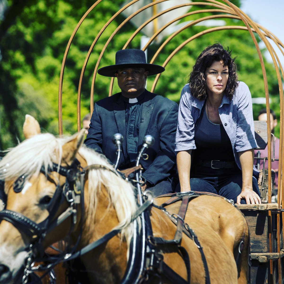 TWDUniverse__'s tweet photo. Another "cool" but more serious looking pic of our beauty @PollyAMcIntosh and amazing #sethgilliam in the #TWD9 premiere last October! 📷 Van Redin/AMC #TWD #TWDS10 #TWD10 #TheWalkingDead #TWDFamily #FearTWD #FTWD #FTWDS5 #TalkingDead #TWDRewards #fearfamily #FTWDFamily https://t.co/McxX3xmj5c