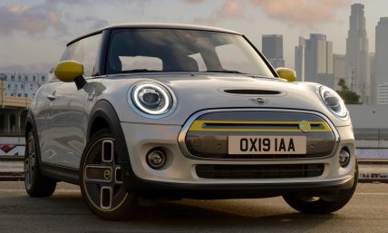 AutoTribute's tweet image. Electric MINI Cooper SE Has Received 45K Pre-Orders autotribute.com/52431/electric… #MINIElectric #ElectricMINI #EV #electricvehicles #electricvehicle #ElectricCar #ElectricCars #MINI #BritishCar #BritishCars #NewCar #NoGas #ElectricFuture