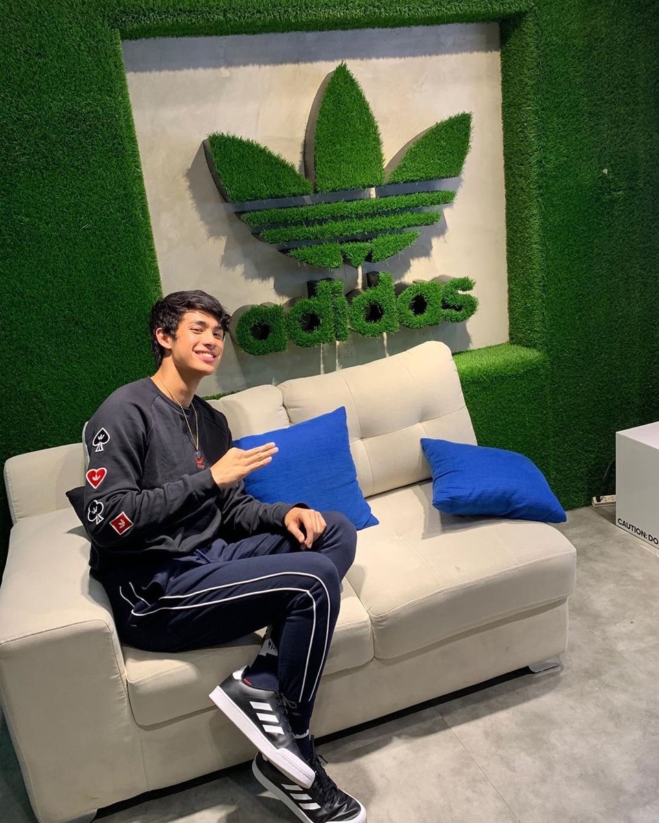 DonnyfiedLaguna's tweet photo. 📸 Donny's ig

Hey guys I miss you. Hope you’re having a good one :) Random update on my life... I really can’t wait to show you what I’ve been working on these past weeks. Its gonna be an exciting next few months. Also, my hair is super long idk what to do with it haha. — https://t.co/rJYOzPqk4Q