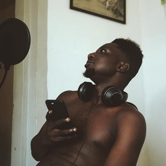 MusicJunkies247's tweet photo. #StudioVibes #StudioSession #MoreMusic #MoreFire #NewAct #Zabel #Samini #Sarkodie #Stonebwoy #ShattaWale #ThaBlackBoi #YaaPono #ElormBeenie #BrainyBeatz #BeenieWords #UndaBeatz #Apya #Kaywa #Possigee #GhOne #Tv3 #StarrFm #3Fm #OkayFm #HitzFm #4syteTv #MuseAfrica
@ZabelOfficial https://t.co/3KTxHAghJ0