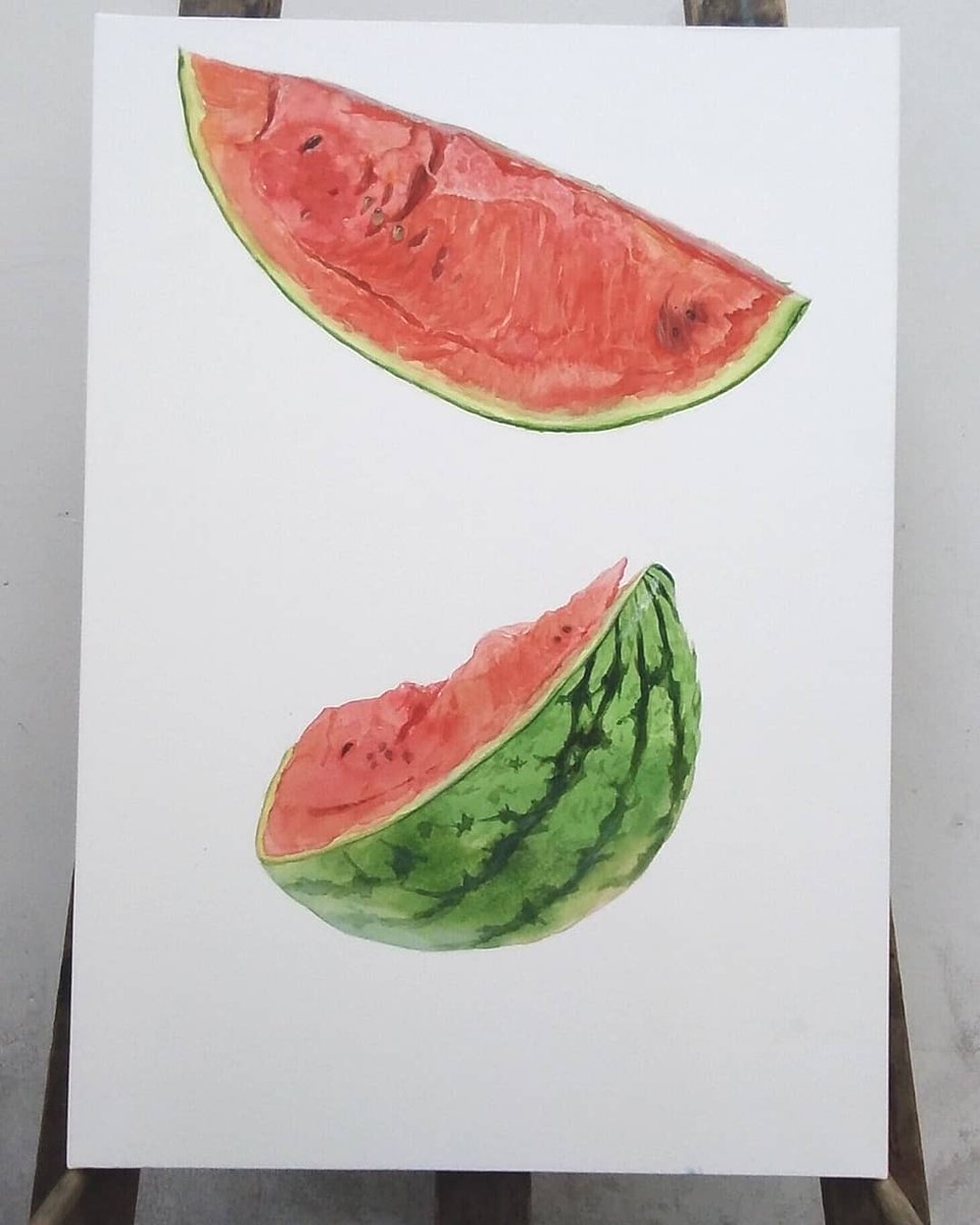 御茶の水美術学院 A Twitter 芸大工芸コースです 今日の課題はスイカ の平面構成でした 講師が透明水彩絵の具でスイカ 単体の描写デモストをしました