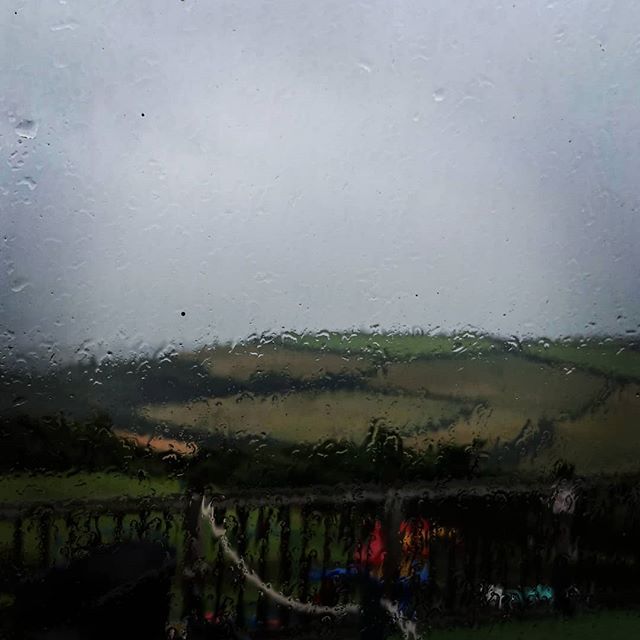 edoardolasala's tweet photo. ‘ngiorno… #cornwall #rainyday #travelphotography #widemouthmanor #pioggia #uk #hills #bleakday #troughthewindow https://t.co/1LPJJyNVkC https://t.co/VDhSndLkA9