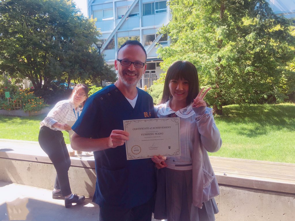 KatherineWangYS's tweet photo. I miss Dr.Goldman, he is the most charming teacher in my life.I love his lectures, his infectious voice, his signature smiles. I’m going to miss him for a long long time. I will never forget the effort he and Mara made to let us have the best lecture and stimulation.@VSP_Med https://t.co/hPJATv36oS