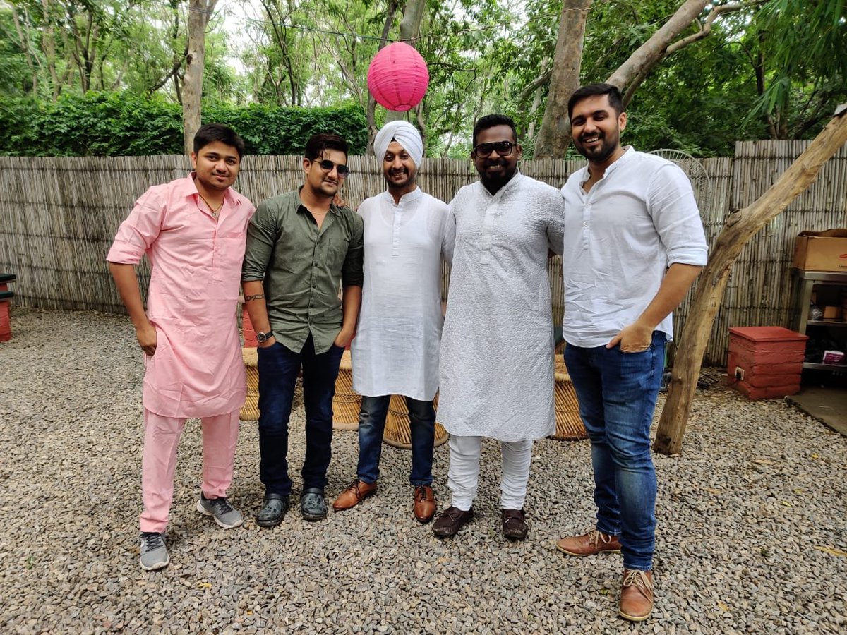 VentesAvenues's tweet photo. #IndependenceDay Celebration @VentesAvenues-South Indian brkst, video on #reparations British owe us, for WWI it amounts to 8 bn GBP in today's currency.Lets cherish our #freedom &amp; work hard to make #India grow leap folds! @NilDundh @balam20 @RahimFauzan @Saradatheone @rupinder19 https://t.co/dLRC7y3USS