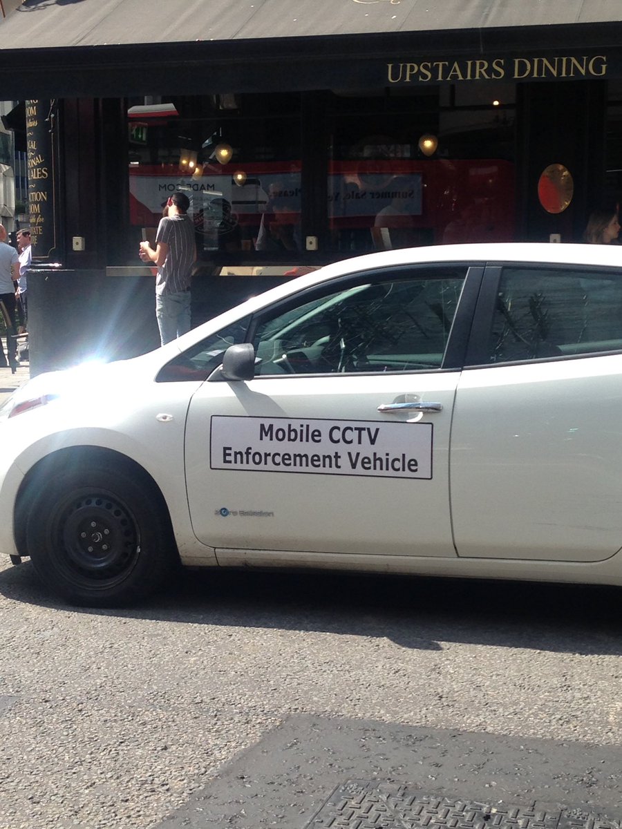 COLRipoff2017's tweet photo. Does a Camera mounted on a Tripod placed inside a car parked on a yellow line Count as a Camera Car ??  So if you have a Dash Cam fitted can you do the same ?? Park on a yellow line for hours on end as long as your filming ?? Or are @Squarehighways @cityoflondon bending rules ? https://t.co/HMWtLIXfAB