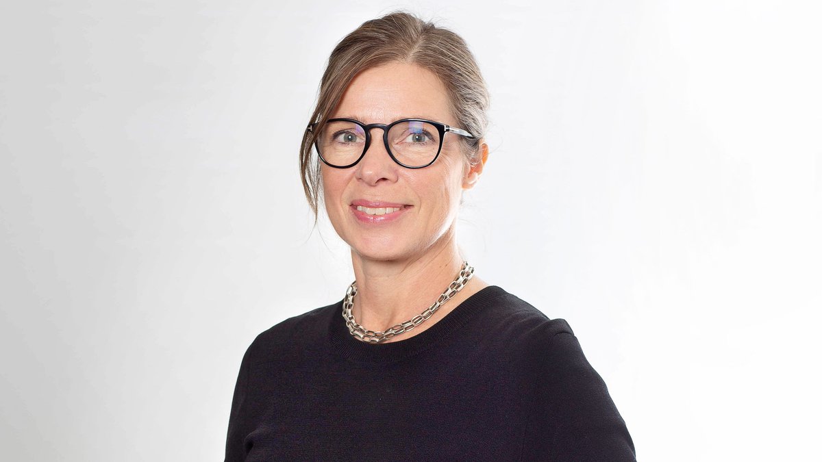 IQSamh's tweet photo. Hur kan samhällsbyggnadssektorn bidra  till det hållbara smarta samhället? Vilken forskningspolitik behöver vi då? För att få in synpunkter till sektorns inspel bjuder vi in till workshop 21/8 i Malmö. Passa på att då inspireras av Riksarkitekten. https://t.co/krM1RcE9mv https://t.co/1IZFLGd5VE