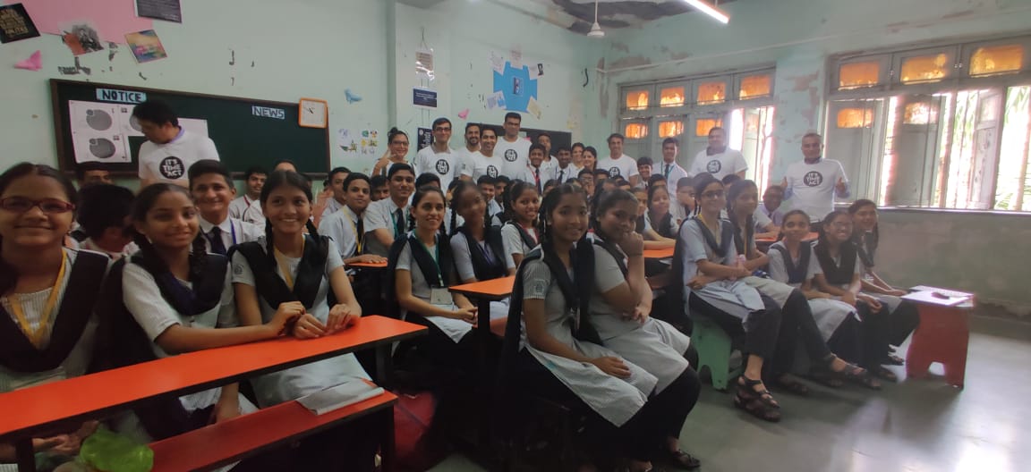 Sudhanshu_Vats's tweet photo. And today, as leaders, we became learners and students as a few of us participated in an Olympiad with @akanksha_india and a few created art as part of @viacommunity. We were all inspired and learnt a lot from the kids. It was our privilege to be the #OneLessBozo. #GiveBack https://t.co/90FCxZbDok