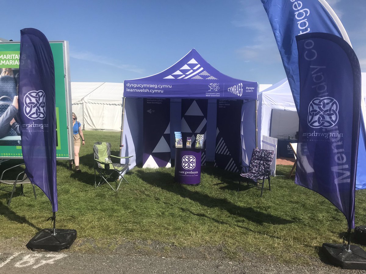 NantGwrtheyrn1's tweet photo. Mae’r glaw yn clirio yma ar faes Sioe Môn dewch draw i ddweud helo! Stondin C87

The rain is clearing and we’re hoping for another busy day here at @AngleseyShow1 learn more about our Welsh courses and our special offer for Gwynedd and Anglesey residents!

@learncymraeg https://t.co/wK72oOb3qn