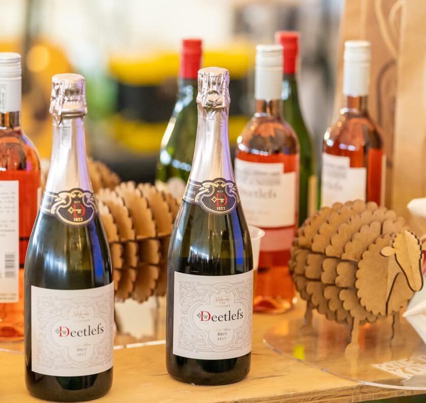 RunTheKaroo's tweet photo. Did someone say WINE?

Our wine partners Deetlefs Wine Estate cannot wait to pour some of their amazing tasting wine at Lormar!

#DeetlefsMoment
#UltimateKarooWine
#UltimateKarooExperience https://t.co/wgLxr1BH8W
