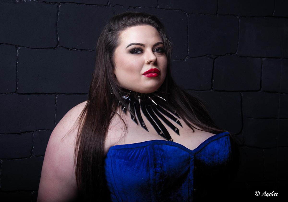 BBBAltFetBazaar's tweet photo. Find this New collar design this Sunday from @ceremonyleather
at the @BBBFetishBazaar. Worn by #fayeampho
image by #aychee #submission #bdsmplay #spikes #collared #collars #cosplay #kinkyshopping https://t.co/3F0xWV5uPt