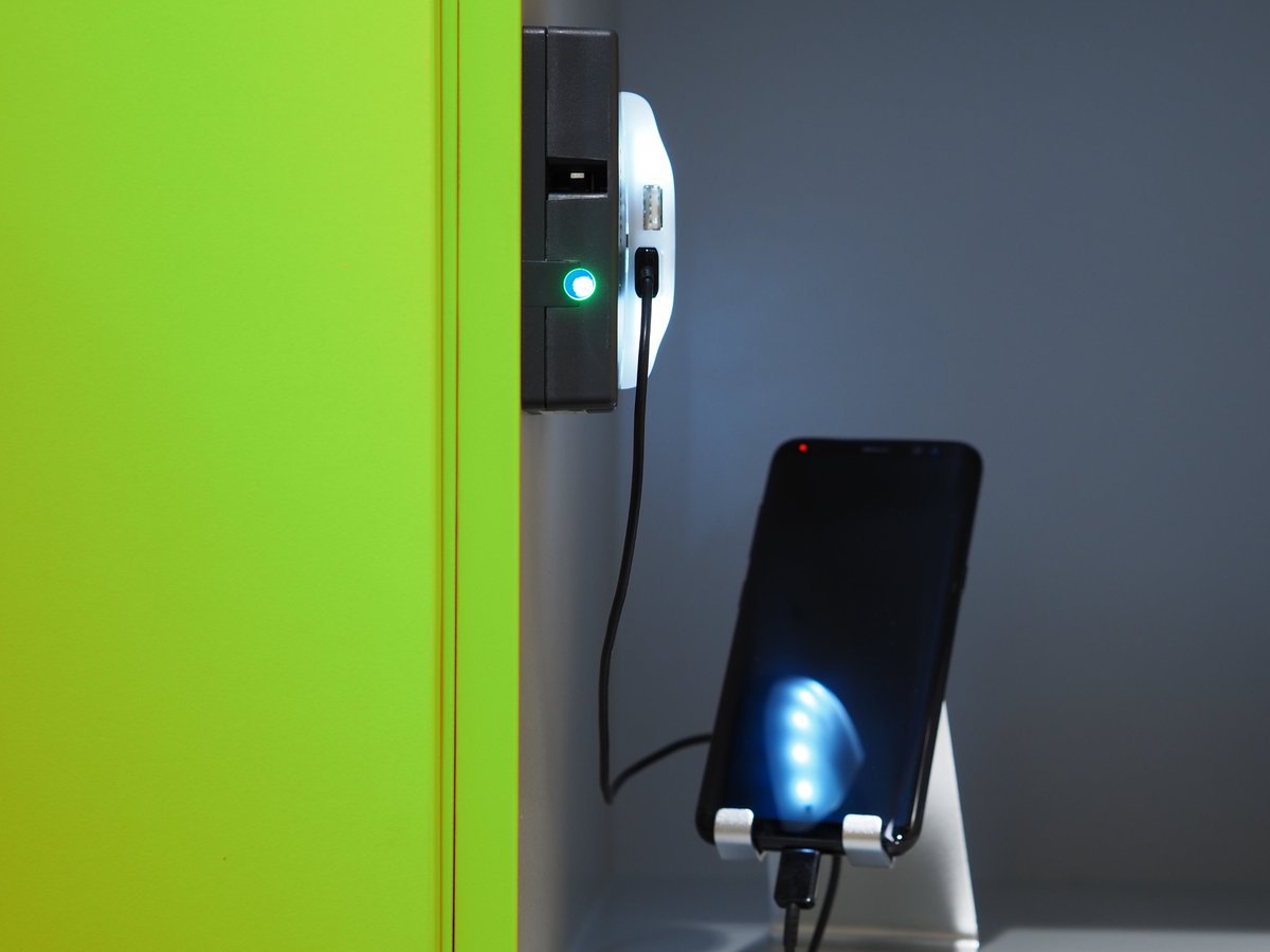 GantnerGroup's tweet image. Wouldn’t it be convenient if you could charge your mobile phone while it was securely locked in a locker? The new feature of our GAT NET.Locks makes exactly this possible: gantner.com/product/gat-ne…

#GANTNER #SmartLocks #LockerLocks #USB #MobilePhones #Safety