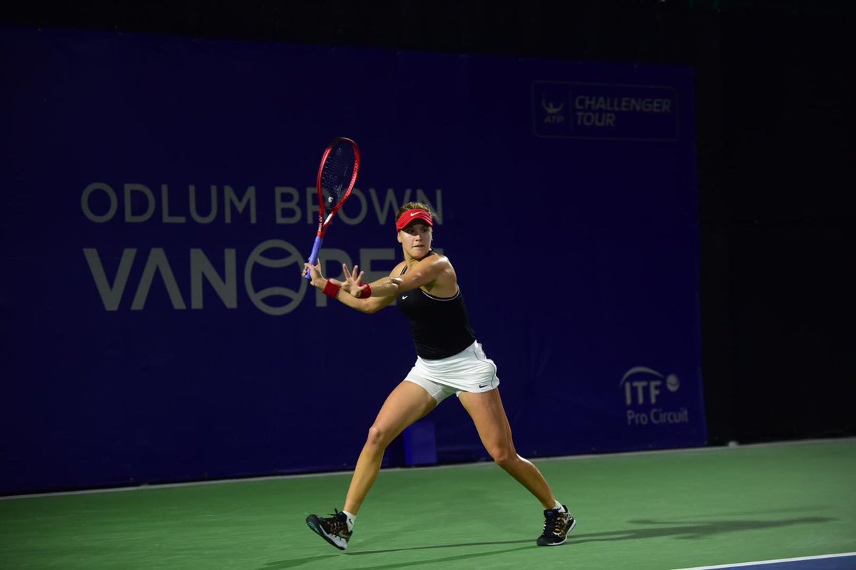vanopentennis's tweet photo. Close match continues into the night on Center Court:
@geniebouchard 🇨🇦 and @timeababos 🇭🇺 are tied 6-3, 3-6 headed into the third and deciding set.
#VanOpenTennis #itfprocircuit #VanOpen2019
📸: @jonbenjaminphoto https://t.co/4M3FNNE2uR