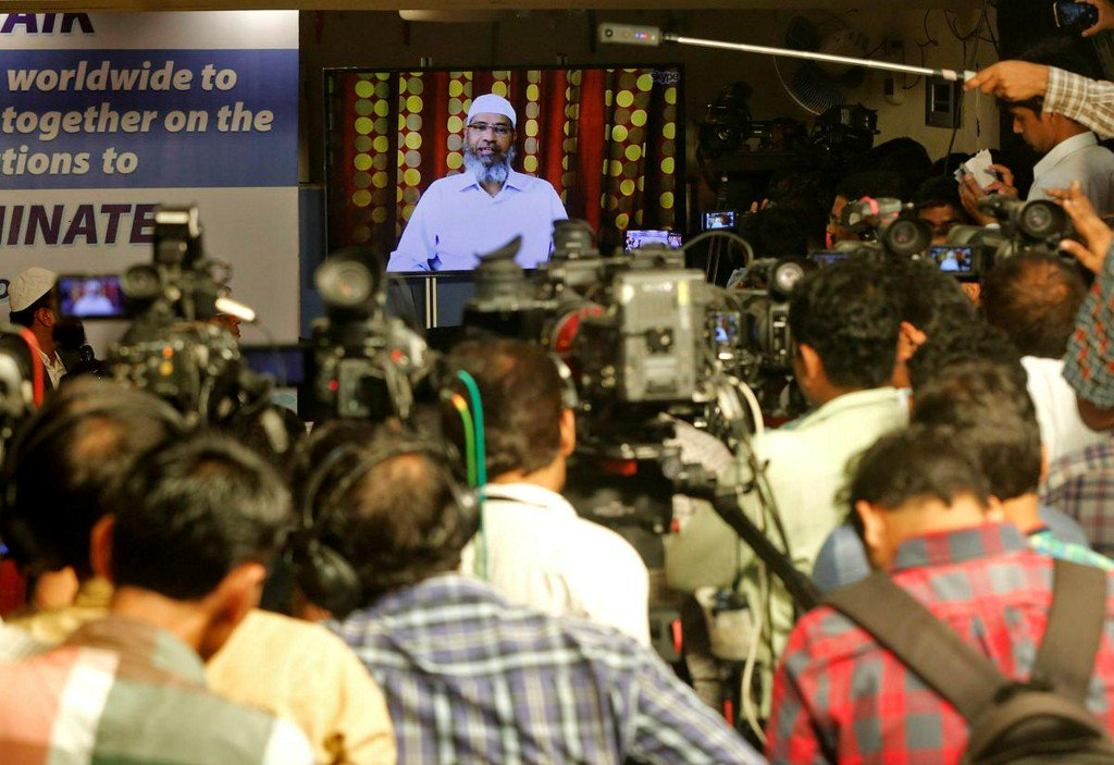 Malaysia cabinet to discuss residency of controversial Indian Islamic preacher https://reut.rs/2OQ43Bx