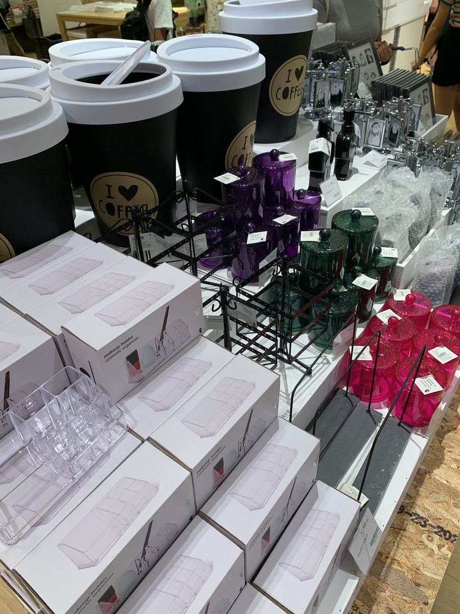 J 熊本 週末は阿蘇び隊 على تويتر ツタヤでデンマークのダイソー フライングタイガーの催事 カラフルなプチプラ雑貨が楽しい 熊本 三年坂 蔦屋