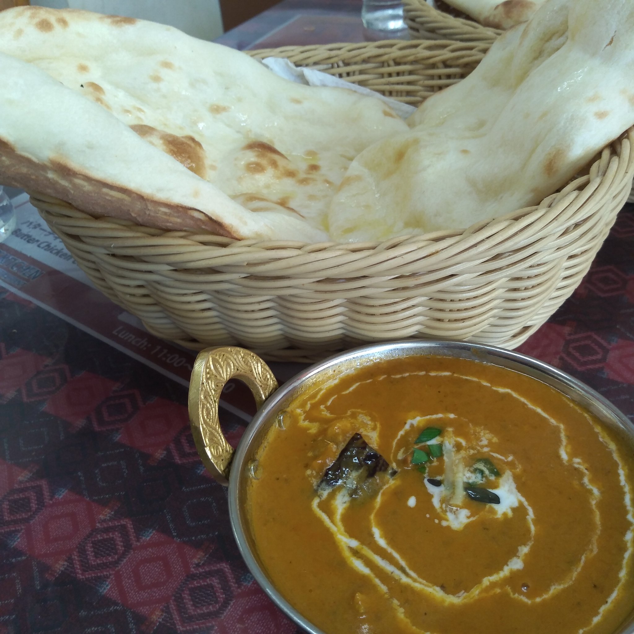 渚 おおさきっちんオーナー 茶茶カフェクッキング 今日は 港南台のシェアキッチン近くの エベレストキッチン へ ナンが大きい 最高 カレーは もう少し粘度があってもいいかも でも ナスの甘みが幸せ カレー インドカレー