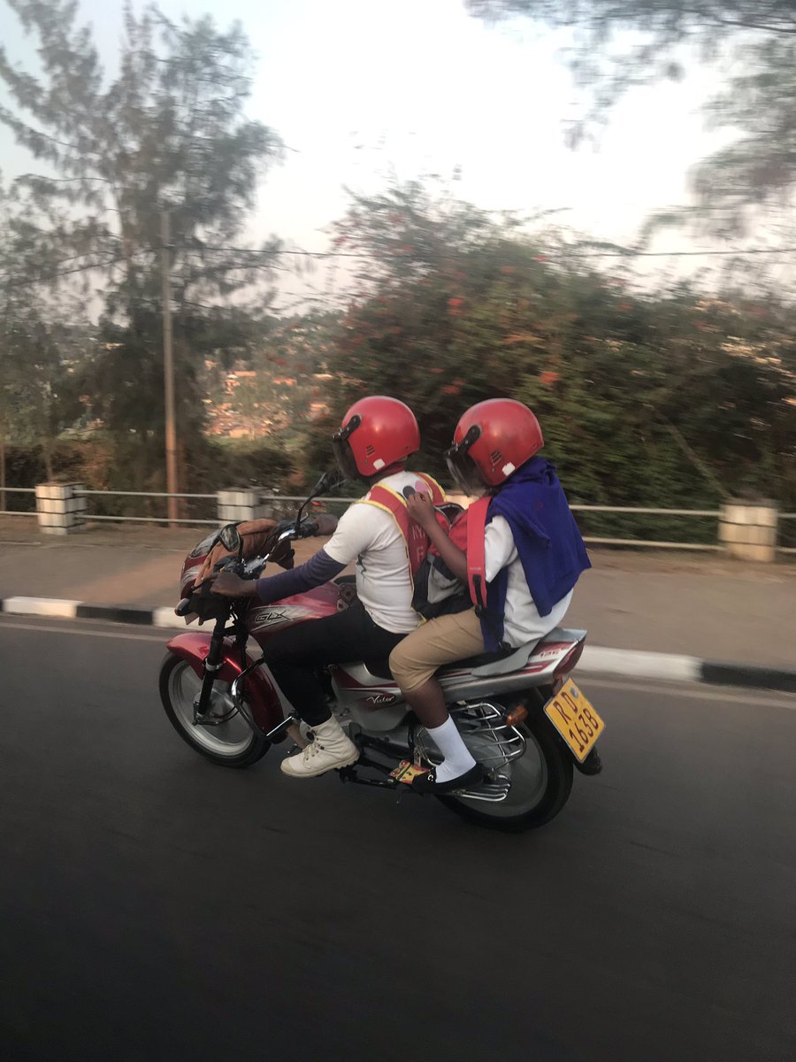 Afri_shere's tweet photo. Kenyan bodas Vs their Rwandan counterparts. Rwandans will always wear red helmets &amp;patiently wait at traffic stops. Kenyans..dress up like thugs waiting for combat.If the President of Kenya doesn’t reign in on them now,they'l get out of hand
https://t.co/JHFBL1JeGx via @BushouseP