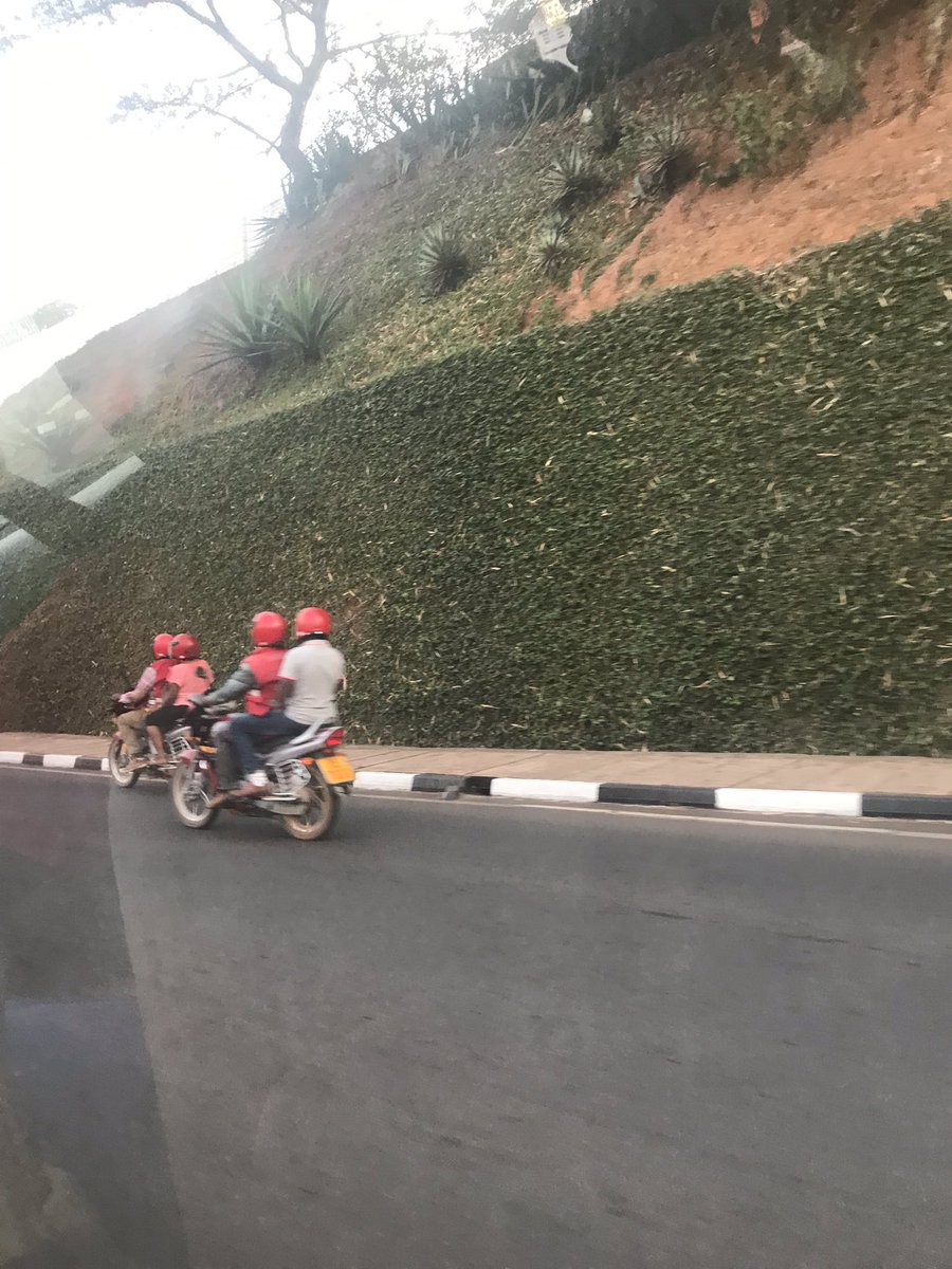 Afri_shere's tweet photo. Kenyan bodas Vs their Rwandan counterparts. Rwandans will always wear red helmets &amp;patiently wait at traffic stops. Kenyans..dress up like thugs waiting for combat.If the President of Kenya doesn’t reign in on them now,they'l get out of hand
https://t.co/JHFBL1JeGx via @BushouseP