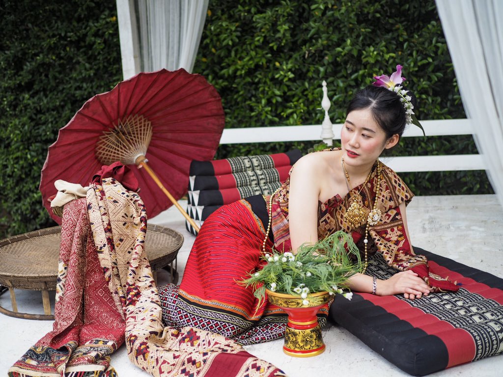 Marayaresort's tweet photo. Photo shooting with Thai traditional costume, at Maraya Hotel & Resort Chiang Mai.
https://t.co/Ybw1BnzhCu
#thaidressing #costume #photostudio #traditional #maraya #marayaresort #chiangmai #thailand @Marayaresort https://t.co/3Xi3zdi2ob