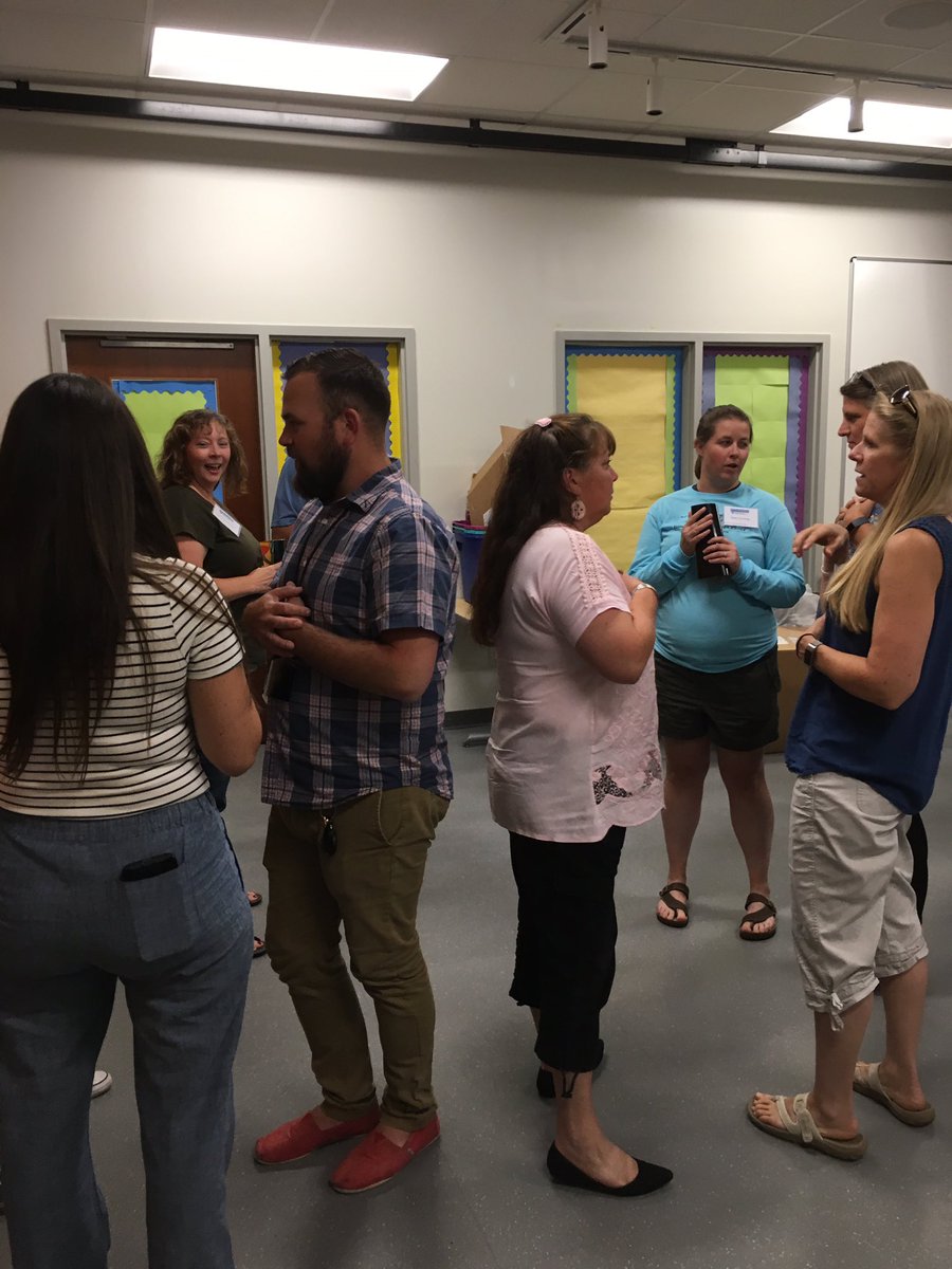 MegDolsKlingel's tweet photo. @SPPSLearnLead engaging in a community builder involving communication, problem solving and multiple perspectives. Reflecting and making connections to our work. Building positive culture! @SPPS_News #CollaborativeWorkOneGoal #SPPSAchieves https://t.co/gZsR7PMjtJ