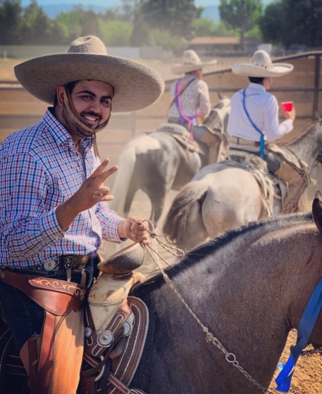 Siempre con una sonrisa onde quiera que vallas😁🤷🏻‍♂️