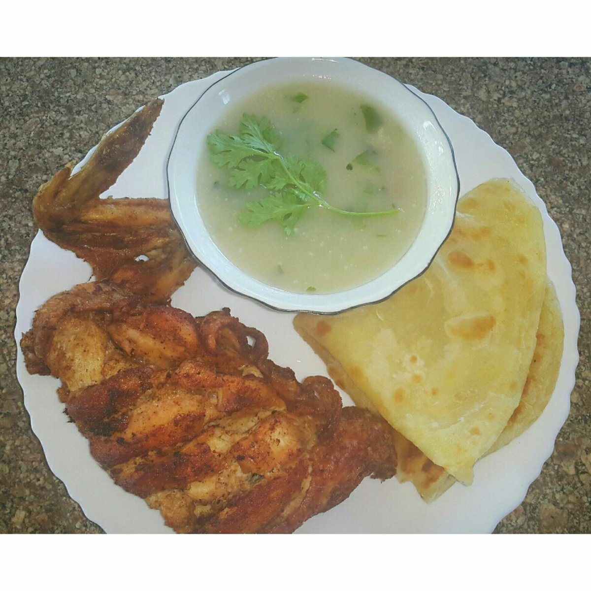 mellys_eatout's tweet photo. BREAKFAST •
🌻
Have a great day
🌻
#mushroomsoup #chapati #chicken #eventmeals #catering #privateorders #bunju #bunjumianzini #bunjushuleni #bagamoyoroad #daressalaam #tanzania
🌻
@irenes_eatout
🌻
Call | Whatsapp https://t.co/FgJ1HxPvfQ