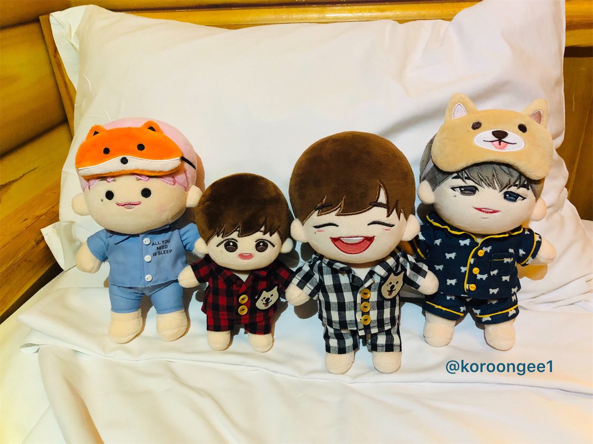 koroongee1's tweet photo. 거의 하루종일 운전하고 결국 잘 도착했습니다 😅 사람이 여행온건지 인형이 여행온건지 ㅋㅋㅋ 아가들도 힘든 하루였으니 잠옷 입고 꿈나라로 😆 굿나잇 🌙
#강다니엘 #강다니엘인형 #허니엘 #녜리츄 #레모니엘 #리모니엘 #베베코룽 #오드플랙 #핑머츄 #여행 https://t.co/Pq1Muhwlvo