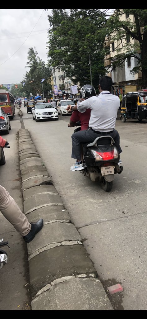 phssssst's tweet photo. @MumbaiPolice @RoadsOfMumbai Wrong side riding, Vijay nagar, Marol Maroshi, Andheri East, Mumbai 400059. 10:30 am, 14th August 2019. #stopwrongsideriding #stopwrongsidedriving @CPMumbaiPolice #pleaseenforcelaw #beg #makeroadsafe https://t.co/lViuhWsIS4