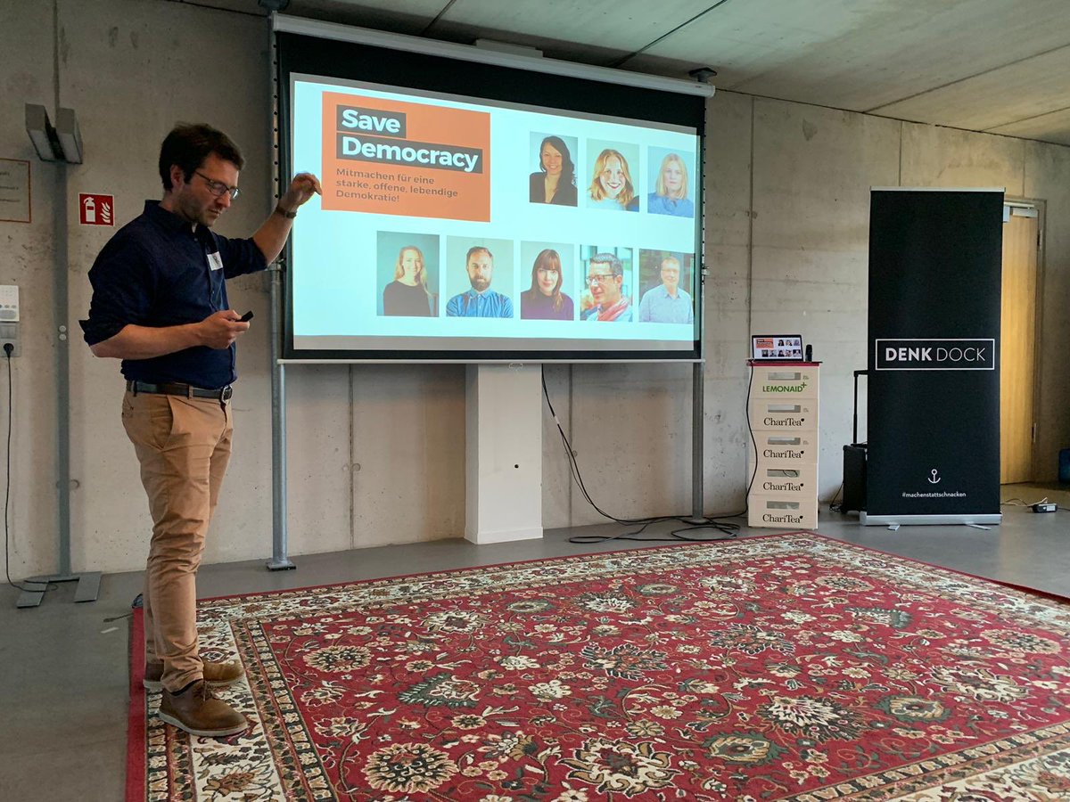 smones_s's tweet photo. #einfachhappy mit unserem ersten #DENKDOCK @betahausHH. Danke Eva von der Körber-Stiftung und Moritz von @savedemocracyHH für die inspirierenden Impulse. Danke an die Teilnehmer für das Hören auf ihr #politisches bauchgefühl.            #machenstattachnacken @DCKLND https://t.co/oEWXJl9dqH