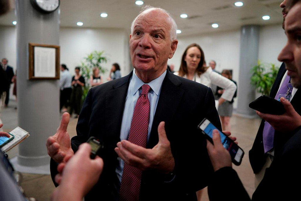 U.S. senator warns China on Hong Kong trade status if it intervenes in protests https://reut.rs/2z2S34V