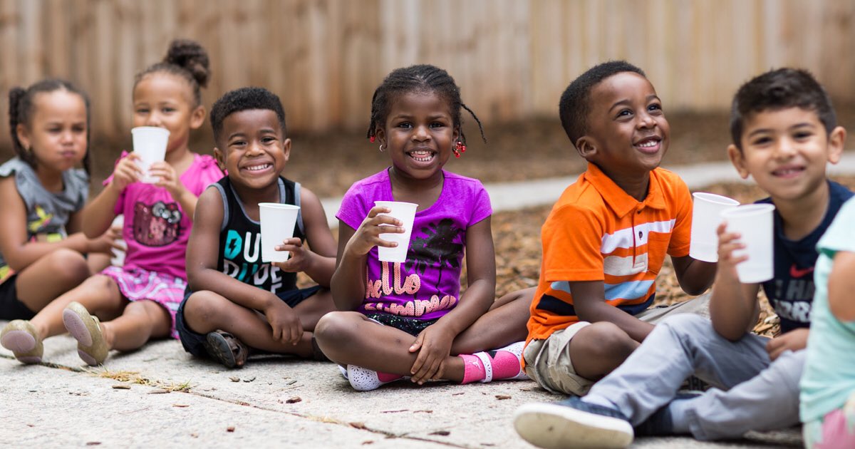 RoundRPflugerMK's tweet photo. Dig into laughter, adventure &amp; learning at @lapetiteacademy ®. We pride ourselves on inspiring little innovators with STEM learning. #ad #RoundRock #pflugerville 
 https://t.co/6LLxLTR4VX https://t.co/LrpDFB0Ex5