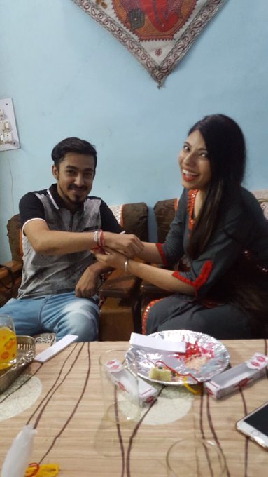 fashionistaTS's tweet photo. @DaisyDeeIndia_ My brother is perhaps the luckiest one to have the most amazing sister 😝🙈😈! Thanks for being the sweetest devil and listening to my tantrums all the way @AnujSetia2 😀 Happy Rakshabhandhan! 👫🤗😘💕
#SelfieWithBrotherContest #RakshaBandhan #Rakhi #SisterAndBrother #DaisyDee https://t.co/BBubG0l9rj