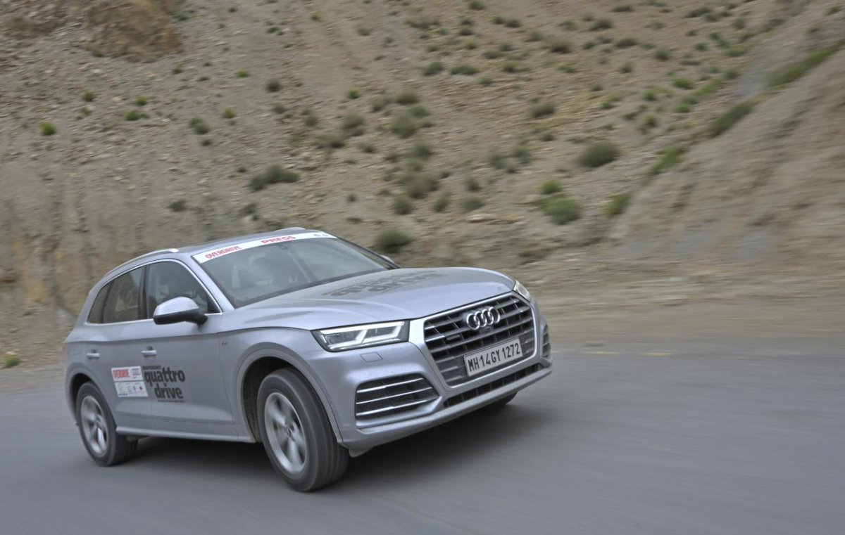 odmag's tweet photo. The @AudiIN #SUVs readied, we headed to Kargil from Leh. The road on this stretch was smooth black tarmac, which meant we could have our share of fun.
#TogetherWithAudi #AdventureWithAudi #MichelinIndia #MichelinCarTyres #IQD2019 #odmag @MichelinIndia @TGDL @HyattRegencyCHD https://t.co/6AhzNZC9Vh