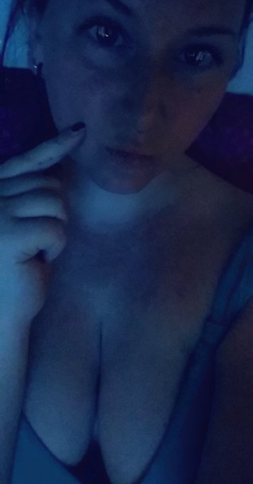 Can't tell if I'm hungry.....or just need a dick in my mouth. https://t.co/xKzDMVoHDf<a href="/tag/manyvids"class="tags"><span>#manyvids</span></a>