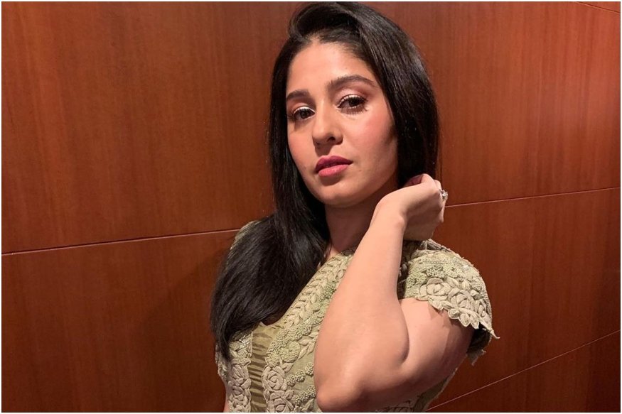 Happy Birthday Sunidhi Chauhan: Here s a Playlist of Her Songs For Every Mood 