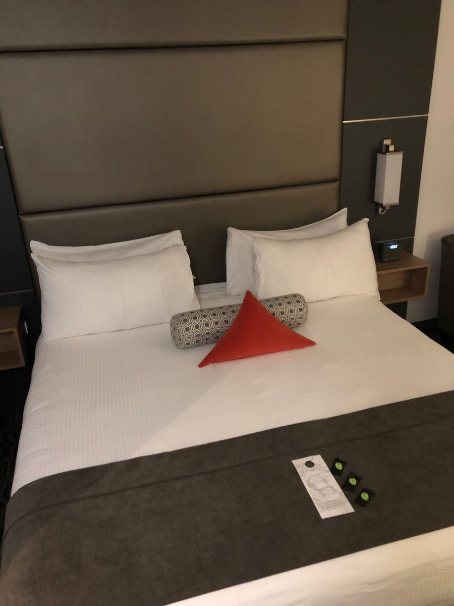 Joe_Braniff's tweet photo. After travelling halfway around the world this ultra comfortable bed ⁦@CarriageHouseAB⁩  is the greatest welcome home ever! ⁦@CarriageHouseAB⁩  #homeawayfromhome https://t.co/HKifX4Yxdn