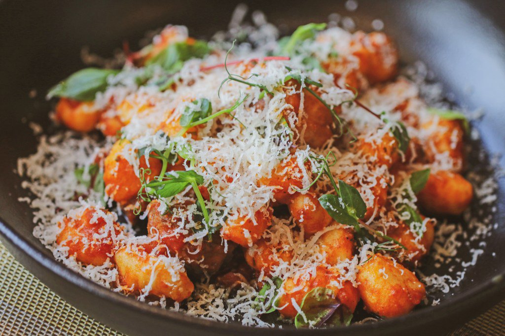 Flavorful Potato Pillows w/ Braised Beef Osso Buco Ragu thevillageatlemeridienabudhabi.blog/2019/08/14/fla…