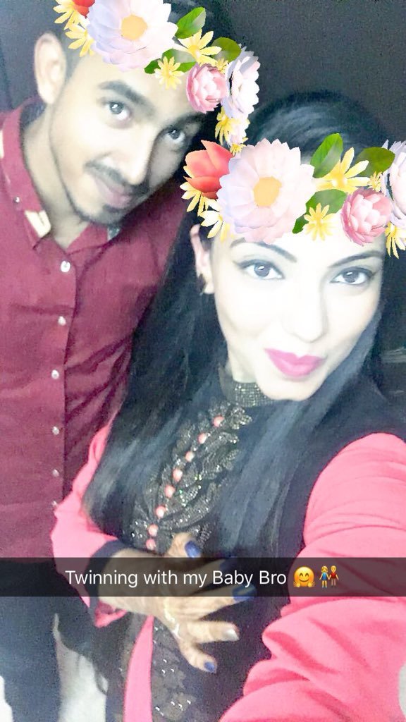 fashionistaTS's tweet photo. @waiwaiindia My baby bro @AnujSetia2 is d best Angel,worst Devil &amp; pure Chamcha!
He reveals all my pranks on cousins,never hides any secrets from mom dad,unveils all my surprises on bdays
Still I thank him for being d sweetest devil &amp; listening to my tantrums all the way😈
#KhushiyonKaBandhan https://t.co/w5XG0IRAwa